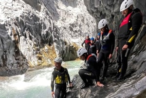 Río Alcántara y Gargantas: Experiencia de Bodyrafting