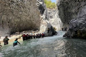 Río Alcántara y Gargantas: Experiencia de Bodyrafting