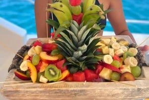 All-inclusive yacht tour in the beautiful Bay of Mondello