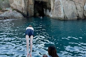 Almira Cefalù: wycieczka łodzią z aperitifem, snorkelingiem i zwiedzaniem grot