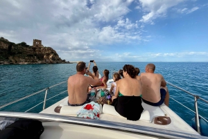 Almira Cefalù: wycieczka łodzią z aperitifem, snorkelingiem i zwiedzaniem grot