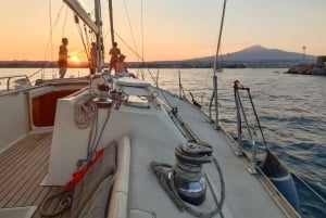 Sailboat Tour with Apertif in the islands of the cyclops