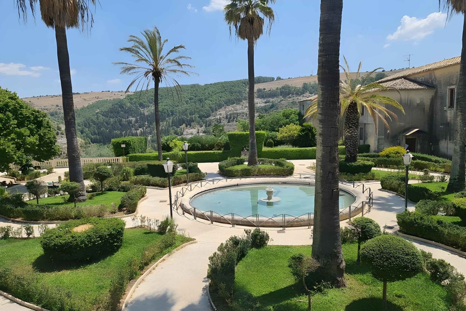 ミニバンで行くバロック・ツアー シラクサからノト・モディカ・ラグーサへ