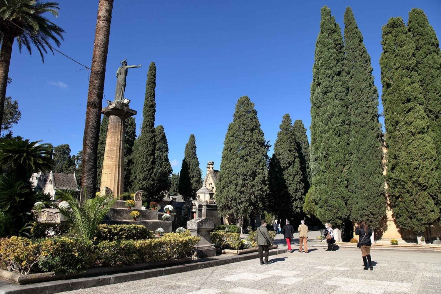 Beyond the veil: Catacombs and Cemeteries of Palermo