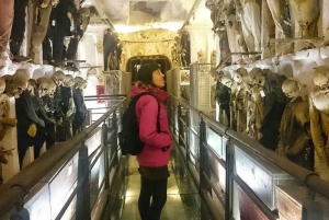 Oltre il velo: Catacombe e Cimiteri di Palermo