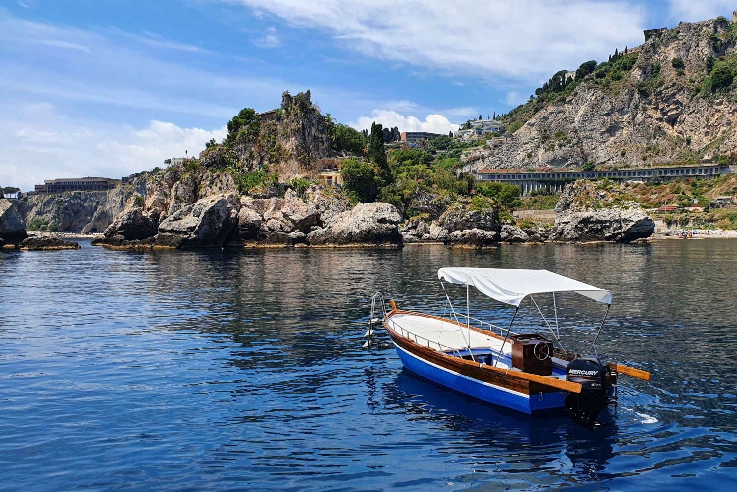 BÅTTUR FRA TAORMINA OG SNORKLING HALV DAG