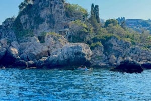 Tour in Barca Privato:Grotta dell'Amore-Taormina-Isola Bella-Grotta Azzurra