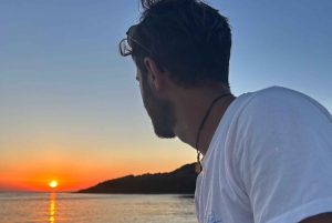 Boat Tour : tour de l'île en zodiac avec visite des grottes et plongée avec tuba.