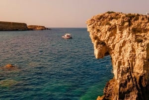 Boat tour with typical lunch and snorkelling in Siracusa