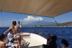 Giardini Naxos: Taormina e Isola Bella in Crociera con Aperitivo