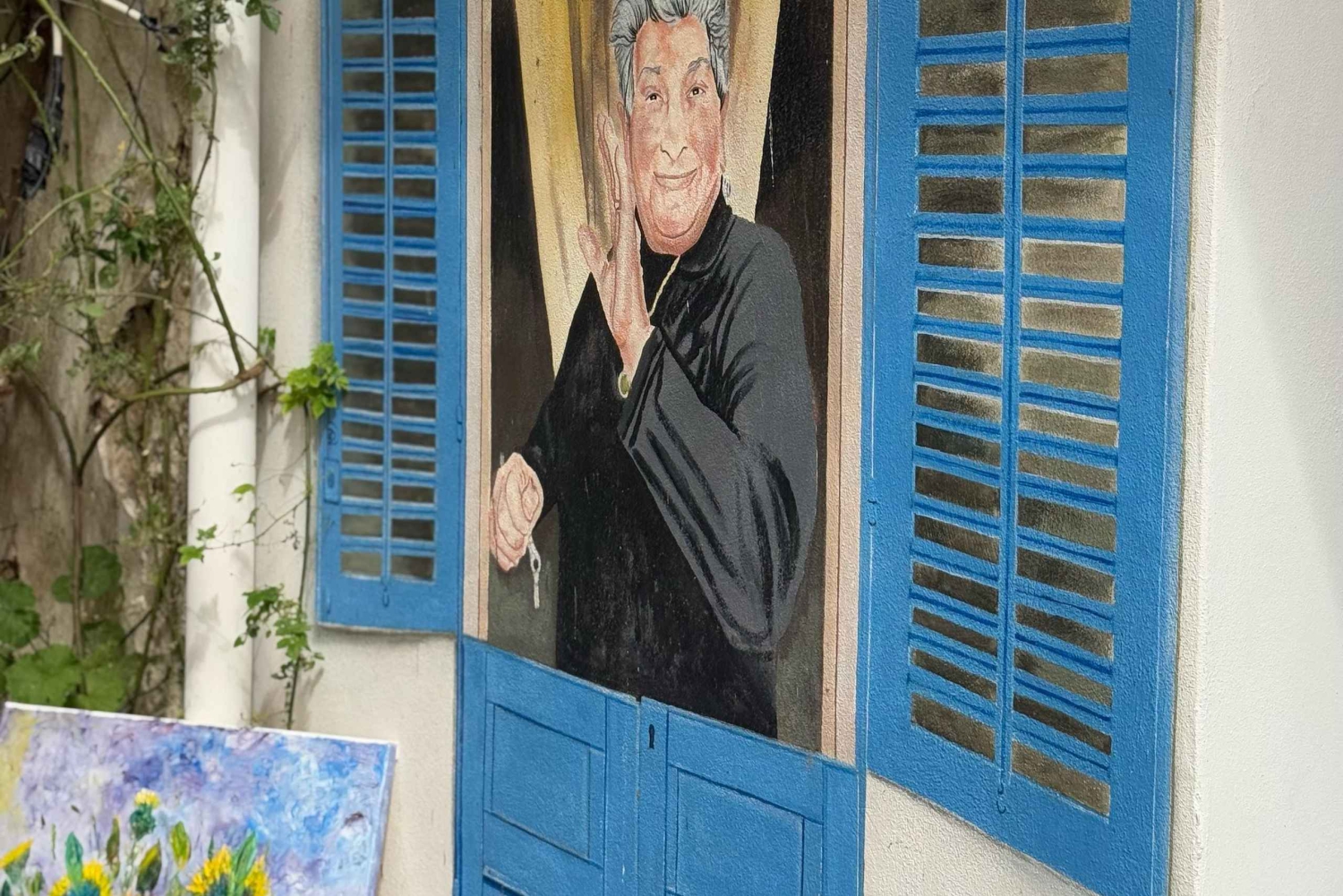 Borgo Parrini Gaudí-style: walking tour + optional tasting 2h, small group