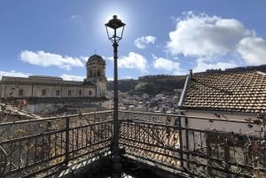 Buccheri (Syrakuzy): miejski trekking, trekking w lesie