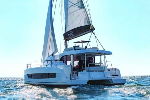 Catamaran day trip in Palermo with lunch or aperitif for 12 people