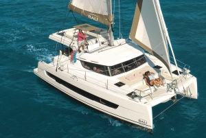 Catamaran day trip in Palermo with lunch or aperitif for 12 people