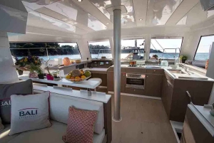 Catamaran day trip in Palermo with lunch or aperitif for 12 people