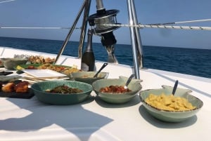 Katamaranutflykt i Palermo med lunch eller apericena för 12 personer