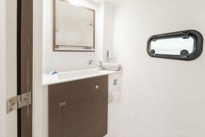 Katamaranausflug in Palermo mit Mittagessen oder Aperitif für 12 Personen