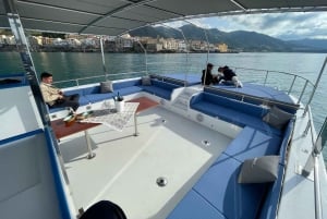 Katamaran-Tour: Entdecke die Küste von Cefalù.