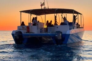 Katamaran-Tour: Entdecke die Küste von Cefalù.