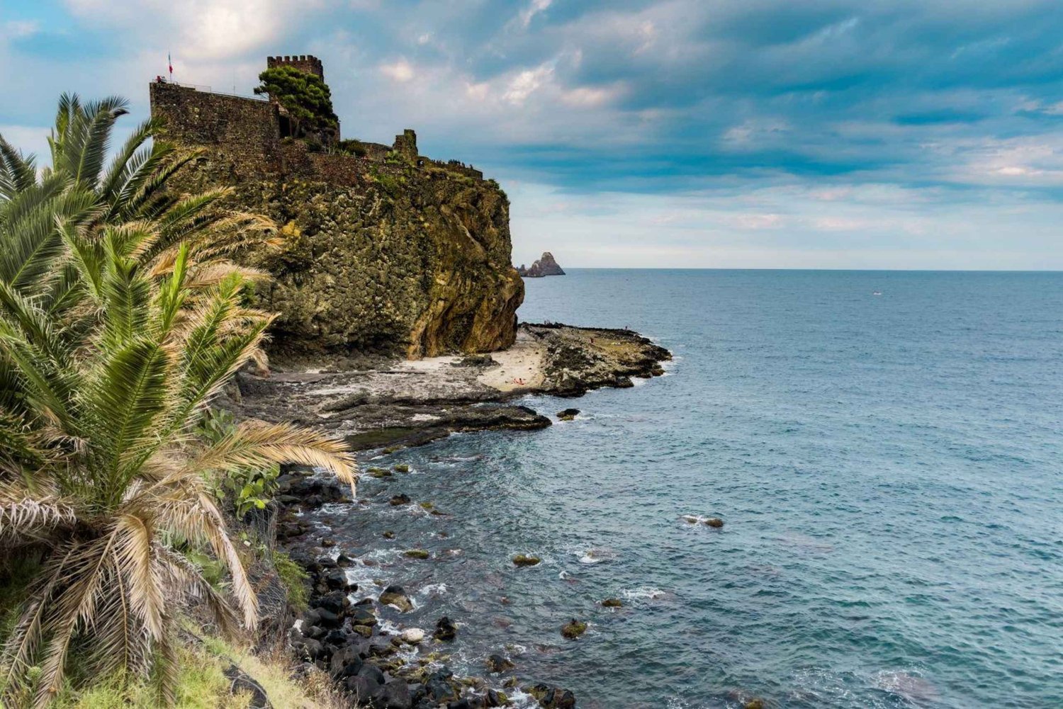 Catania: Aci Castello and Aci Trezza Sunset Tour