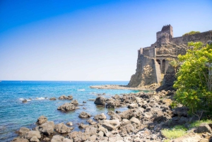 Catania: Aci Castello and Aci Trezza Sunset Tour