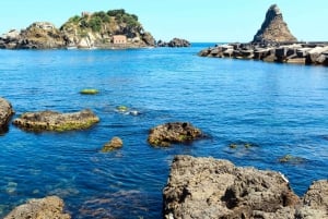 Catania: Boat Trip with Aperitif, Prosecco and Snorkeling
