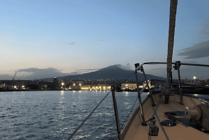 Catania: Boat Trip with Aperitif, Prosecco and Snorkeling