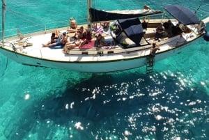 Catania: Båtutflykt med aperitif, prosecco och snorkling