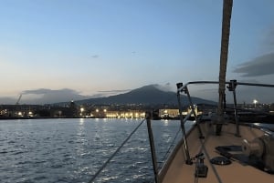 Catania: Båtutflykt med aperitif, prosecco och snorkling