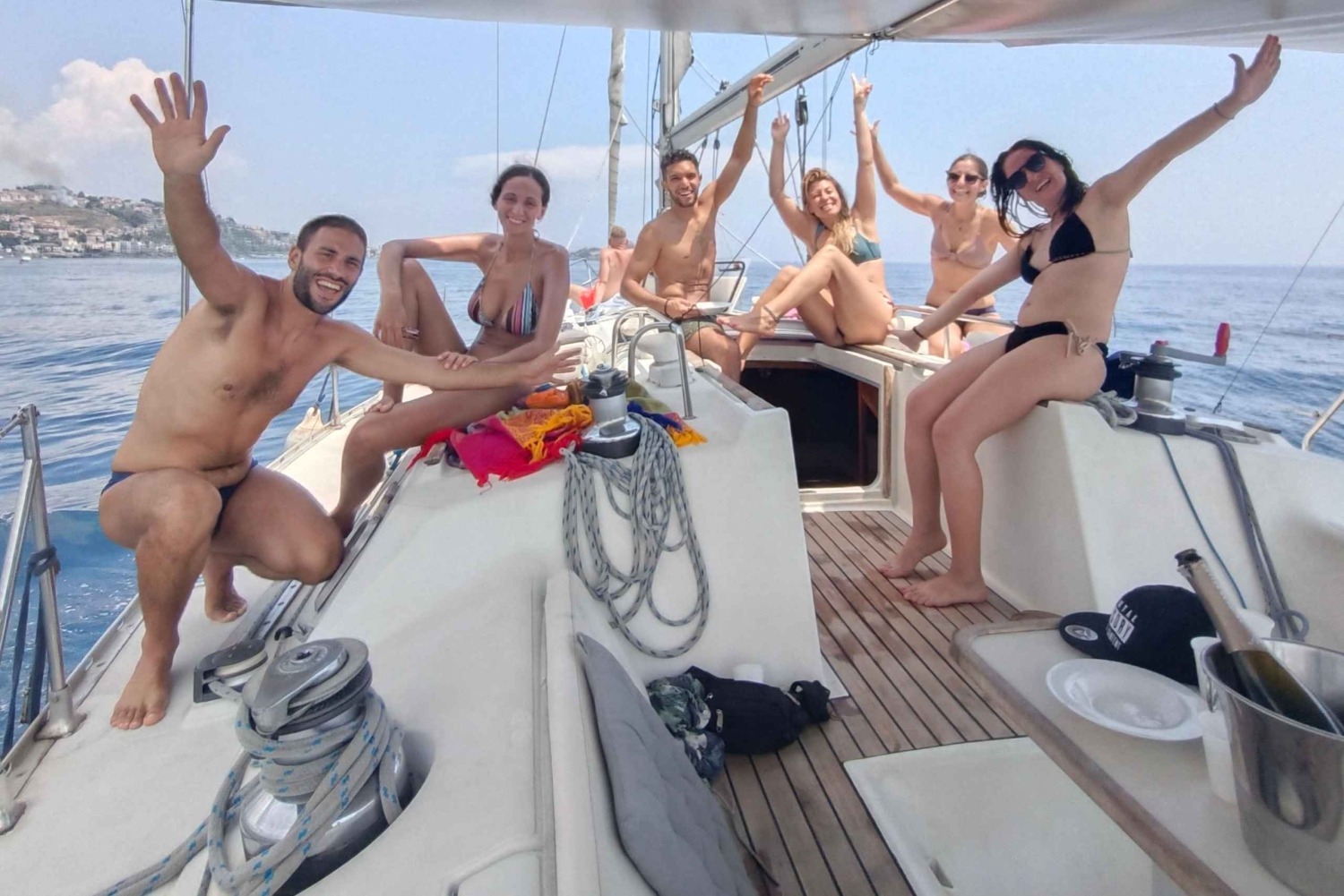 Catania: Zeiltocht langs de kust met aperitief