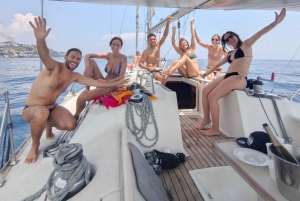 Catania: Zeiltocht langs de kust met aperitief