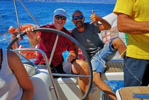 Catania: Coastline Sailing Trip with Appetizer and Prosecco