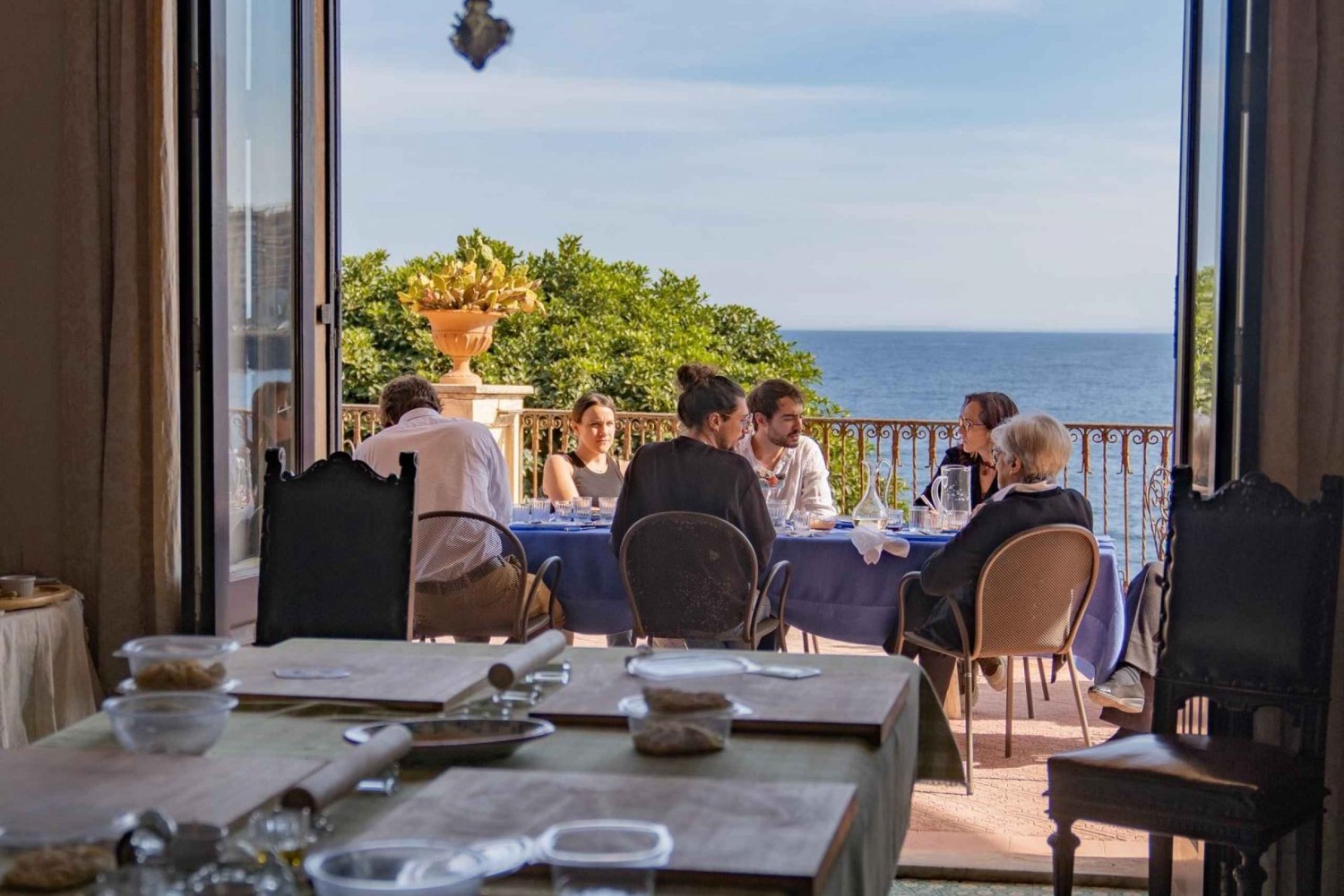 Catania: Cooking class set in a sea front historic villa