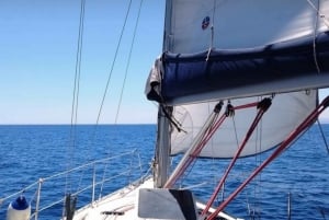 Catane : Croisière sur la côte des Cyclopes avec apéritif et plongée en apnée