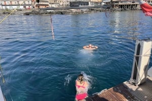 Catania: Kyklopskysten Cruise med forrett og snorkling