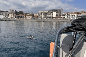 Katania: Rejs po wybrzeżu Cyklopów z przekąskami i nurkowaniem z rurką