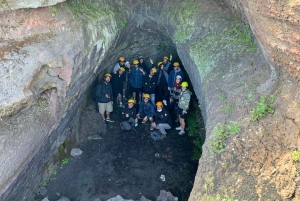 Catania: Etna Nord Jeep Monti Sartorius Grotta dei Ladroni