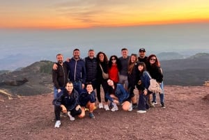 Katania: Etna Sunset Tour z odbiorem i transportem powrotnym