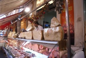 Catania: Tour Guidato di Street Food con Degustazioni