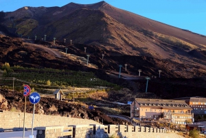 Catania: Mount Etna Tour with Lunch