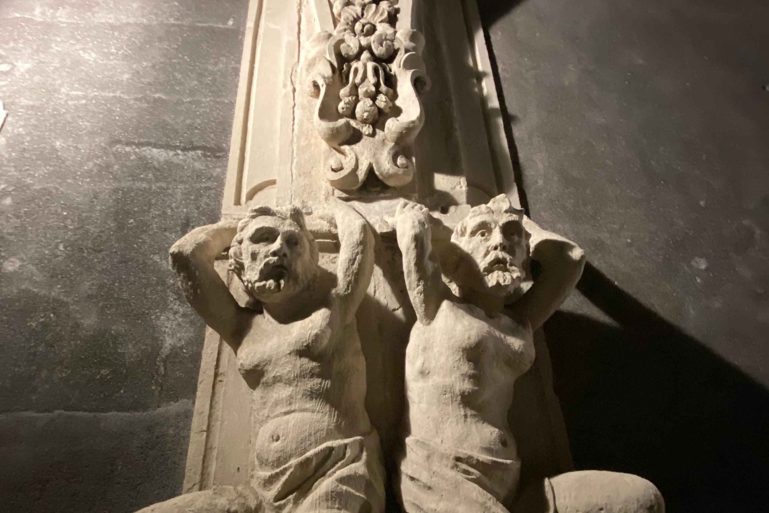 Catanian palatsin salaisuudet ja modernin elämän löytöretki