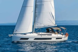 Catania: Seiltur langs Kyklopkysten med siciliansk aperitiff