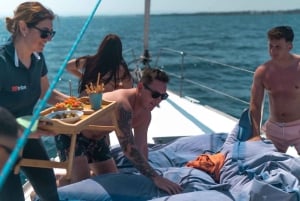 Catania: Seiltur langs Kyklopkysten med siciliansk aperitiff