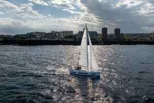 Catania: Seiltur langs Kyklopkysten med siciliansk aperitiff