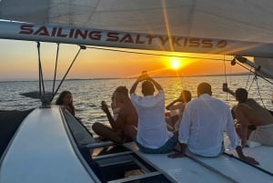 Catania: Seiltur langs Kyklopkysten med siciliansk aperitiff