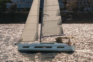 Catania: Seiltur langs Kyklopkysten med siciliansk aperitiff