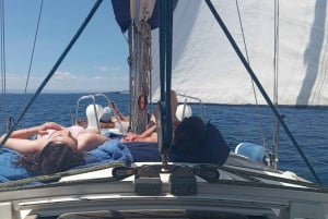 Catania: Seiltur langs Kyklopkysten med siciliansk aperitiff