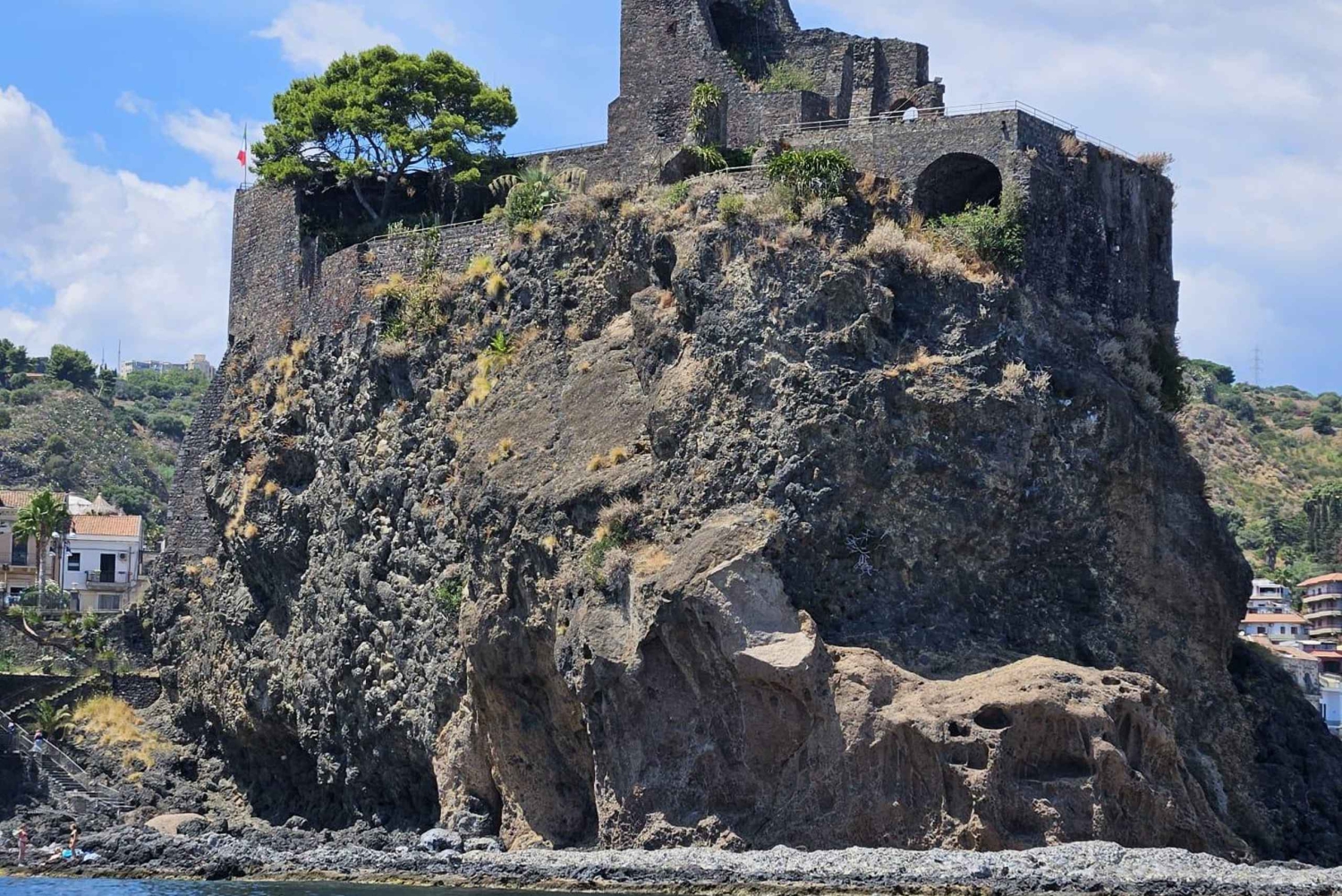 Katania: Rejs żaglówką z brunch i postojem na kąpiel (4 godz.)