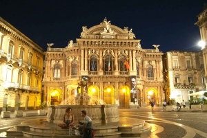 Catania: Sightseeing Walking Tour at Night