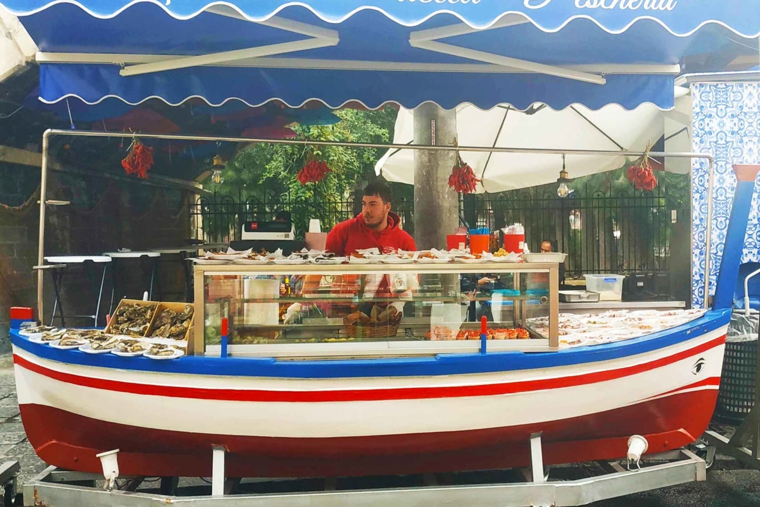 カターニア ストリートフード ツアー: 魚市場と市内中心部